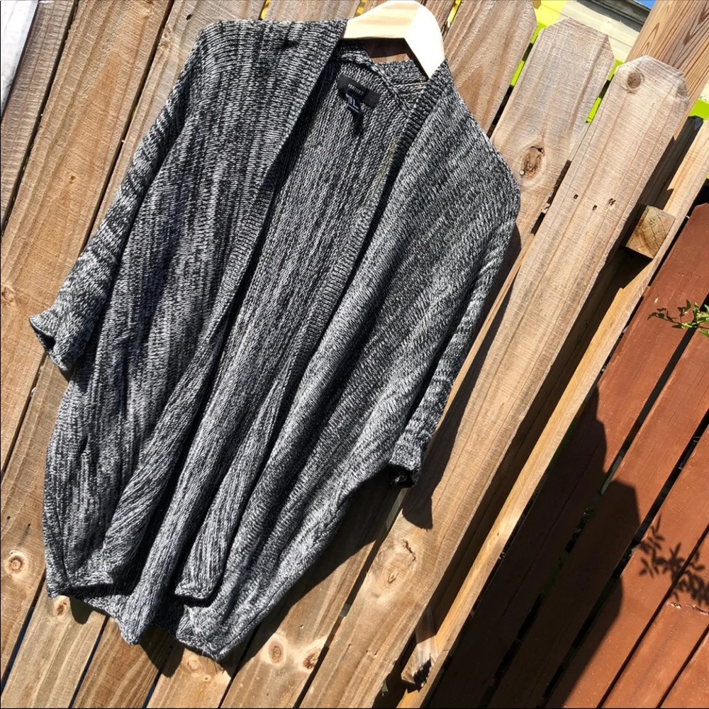 ✨6 for $15✨ Forever 21 marked black baggy sweater